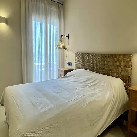 Apartment With Two Rooms Near Sea Beach *